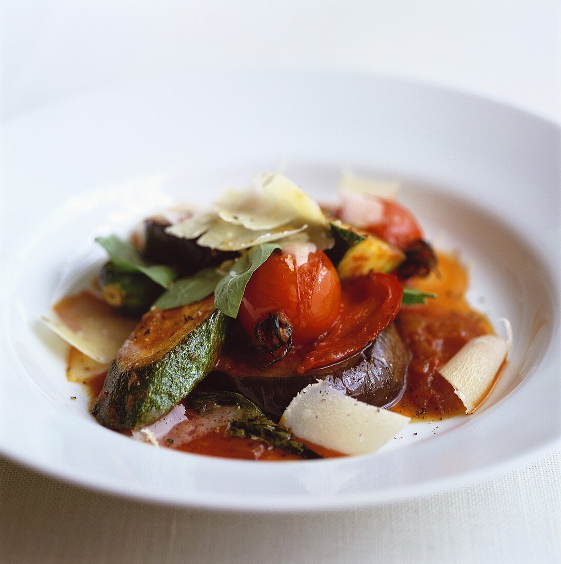 Ratatouille mit Parmesan und Basilikum