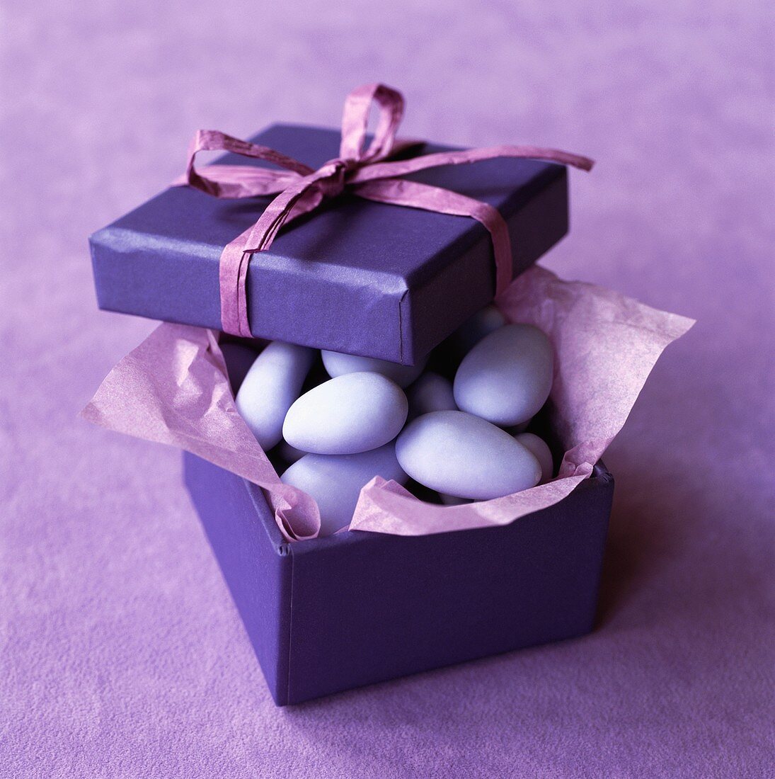 Sugared almonds to give as a gift