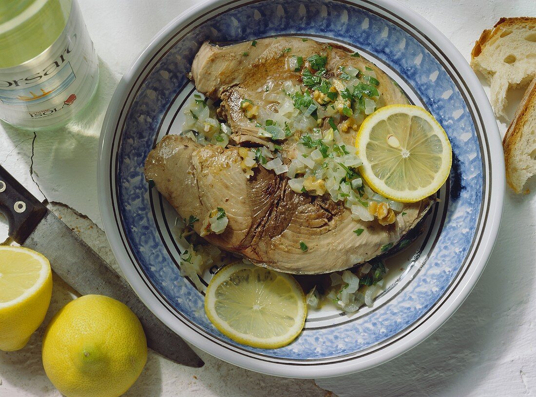 Tonno in salsa (Frischer Thunfisch in Zitronensauce, Italien)