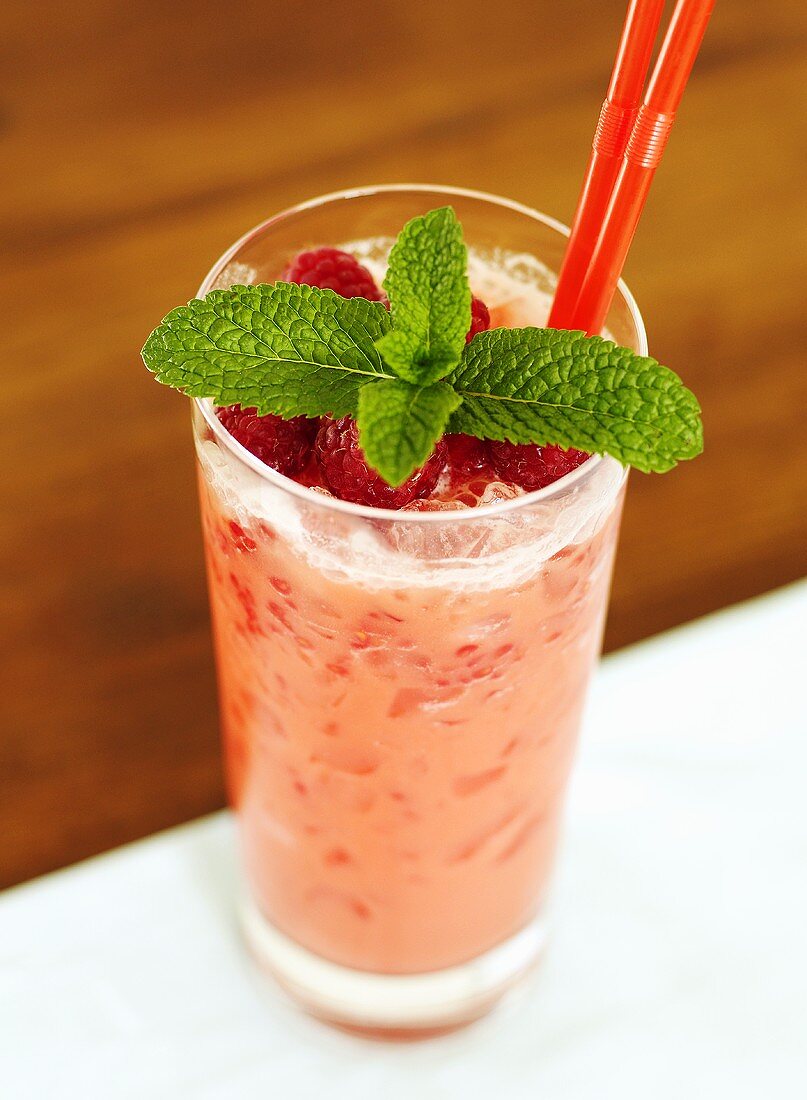 Raspberry cocktail with fresh mint