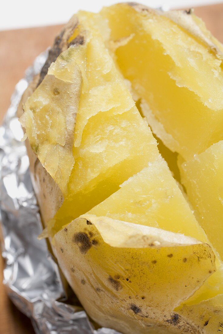 Baked potato (close-up)