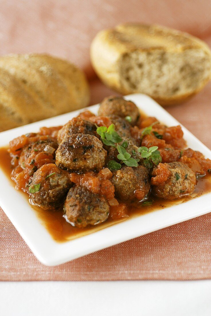 Spicy meatballs with tomato sauce