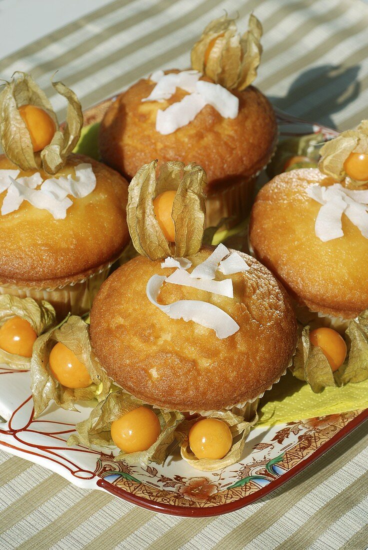 Coconut muffins with physalis
