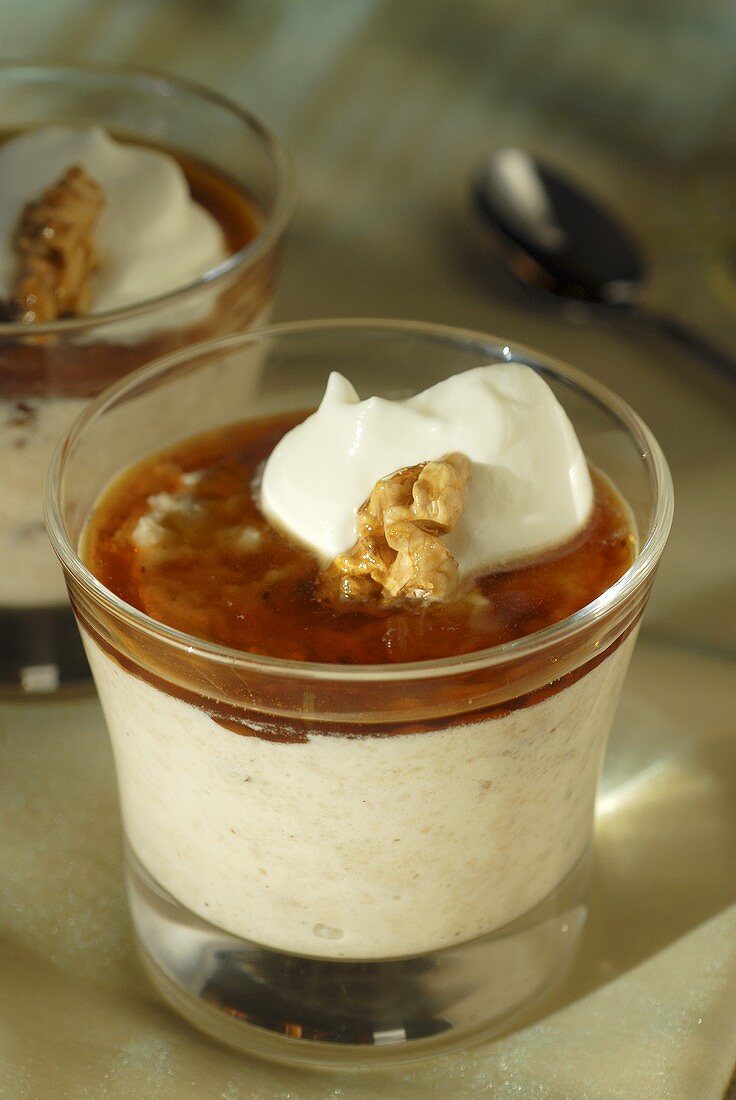 Walnut cream with maple syrup