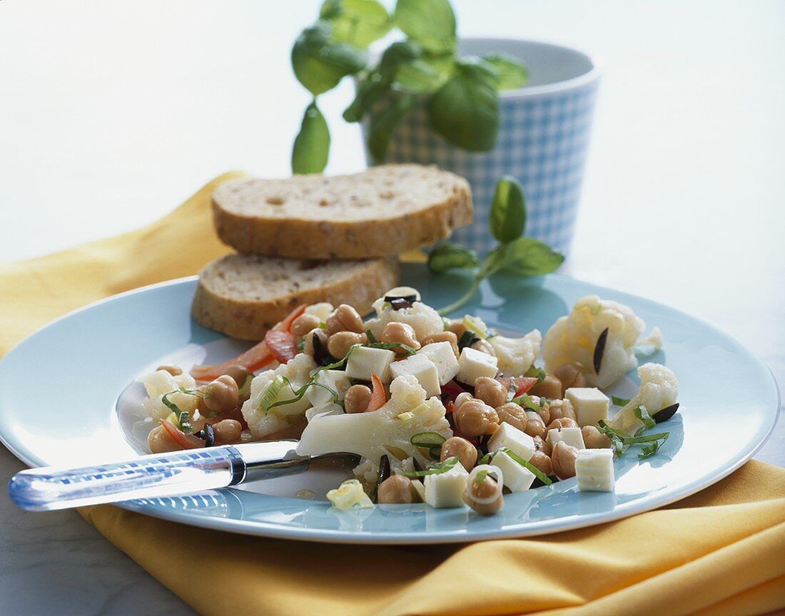 Blumenkohlsalat mit Kichererbsen