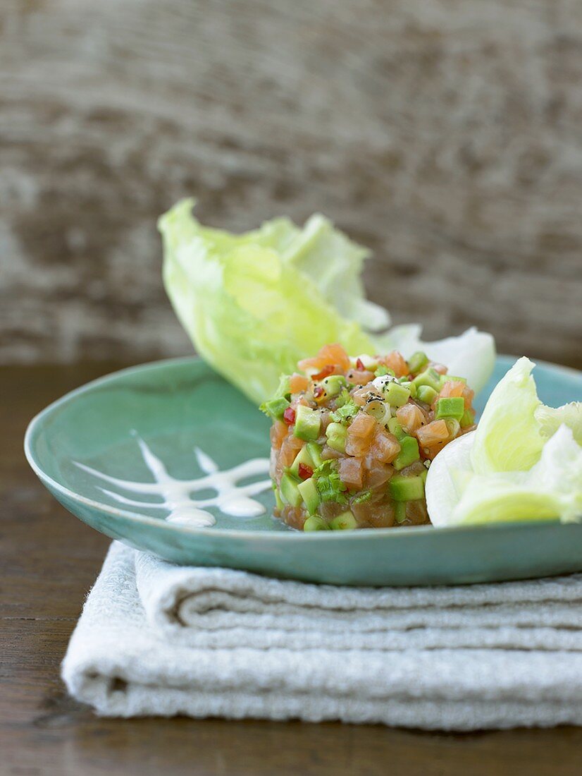 Salmon tartare with avocado and lettuce