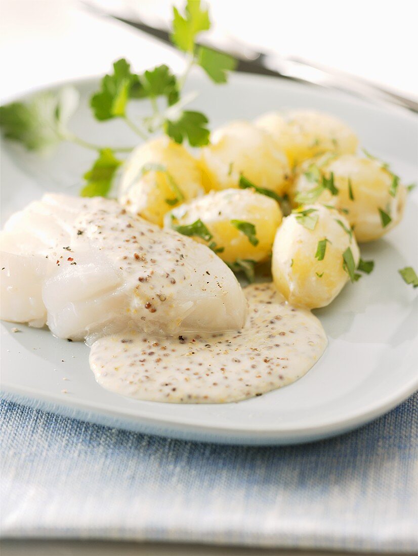 Cod with mustard sauce and parsley potatoes