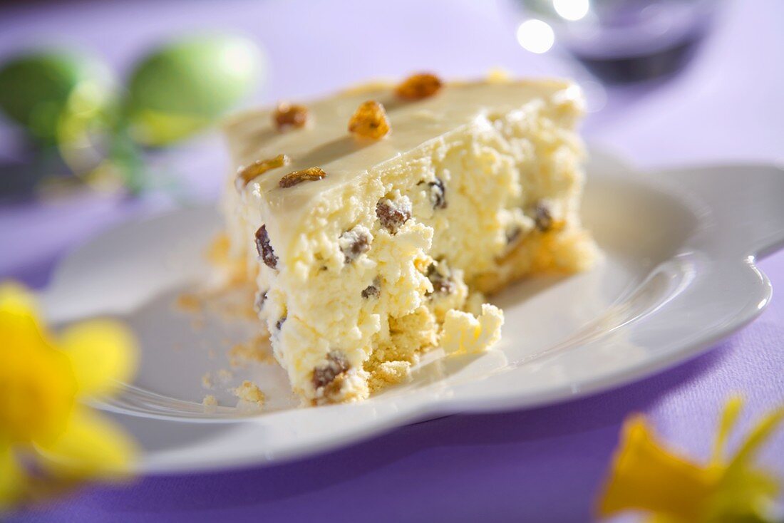 Cheesecake with raisins for Easter (Poland)