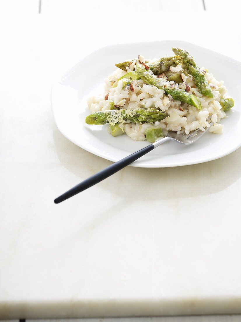 Risotto with green asparagus and hazelnuts