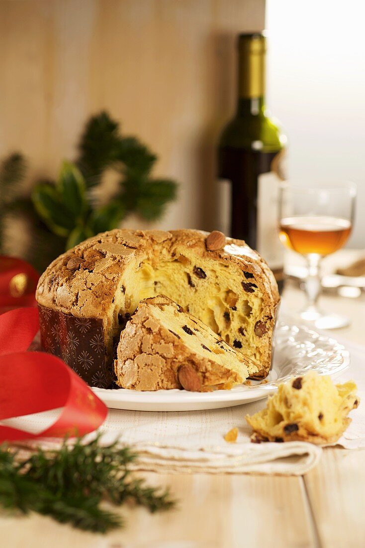 Panettone (classic Christmas cake, Italy)