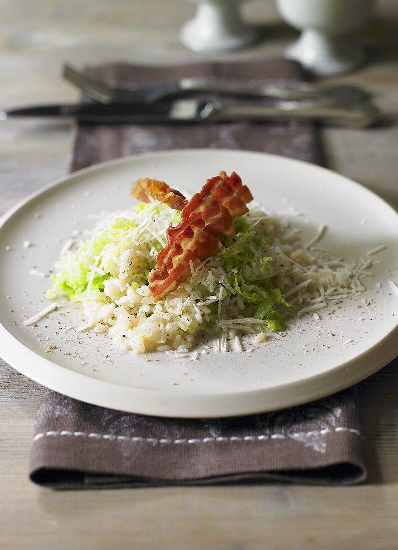Savoy cabbage risotto with bacon