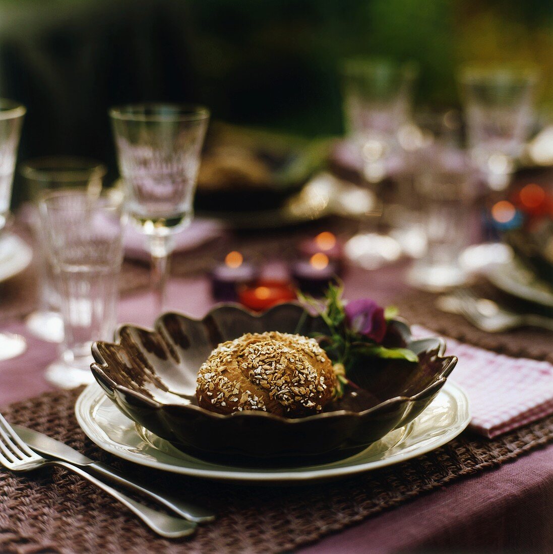 Place setting with granary roll