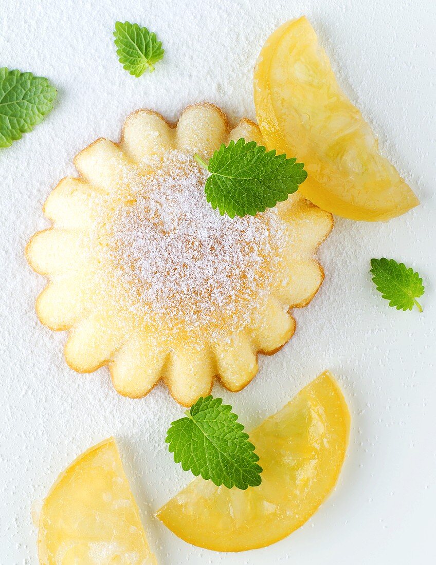 Lemon madeleines with candied lemon slices