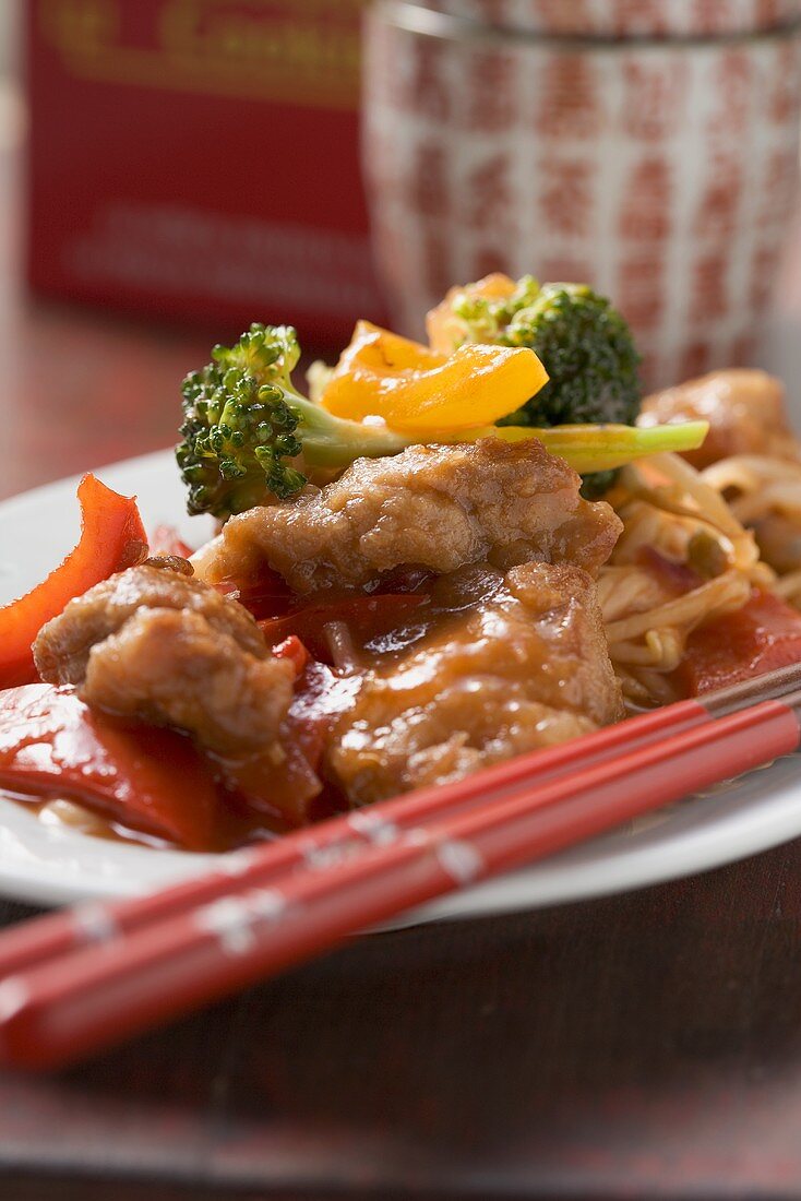 Sweet and sour pork with peppers and broccoli (Asia)