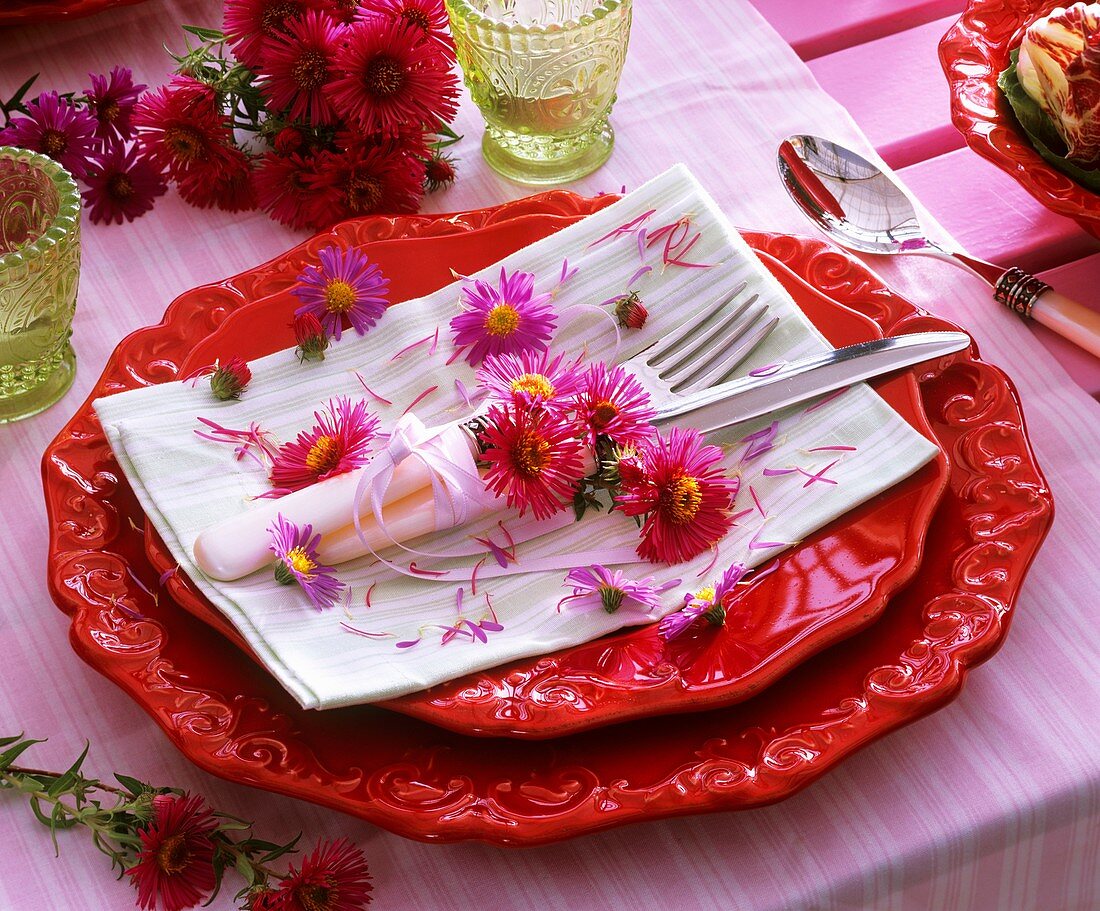 Aster napkin decoration