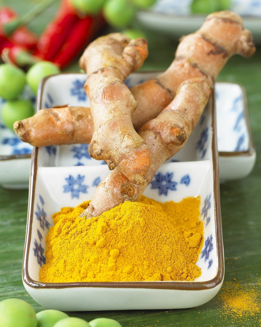 Turmeric (roots and powder)