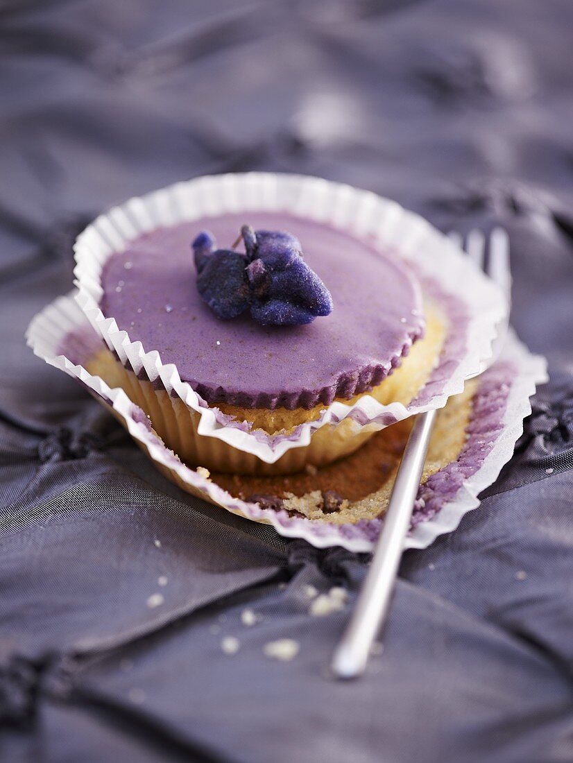Veilchen-Cupcake