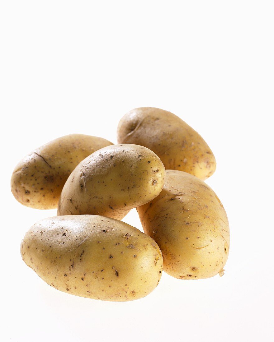 Fünf Kartoffeln der Sorte 'Annabelle'