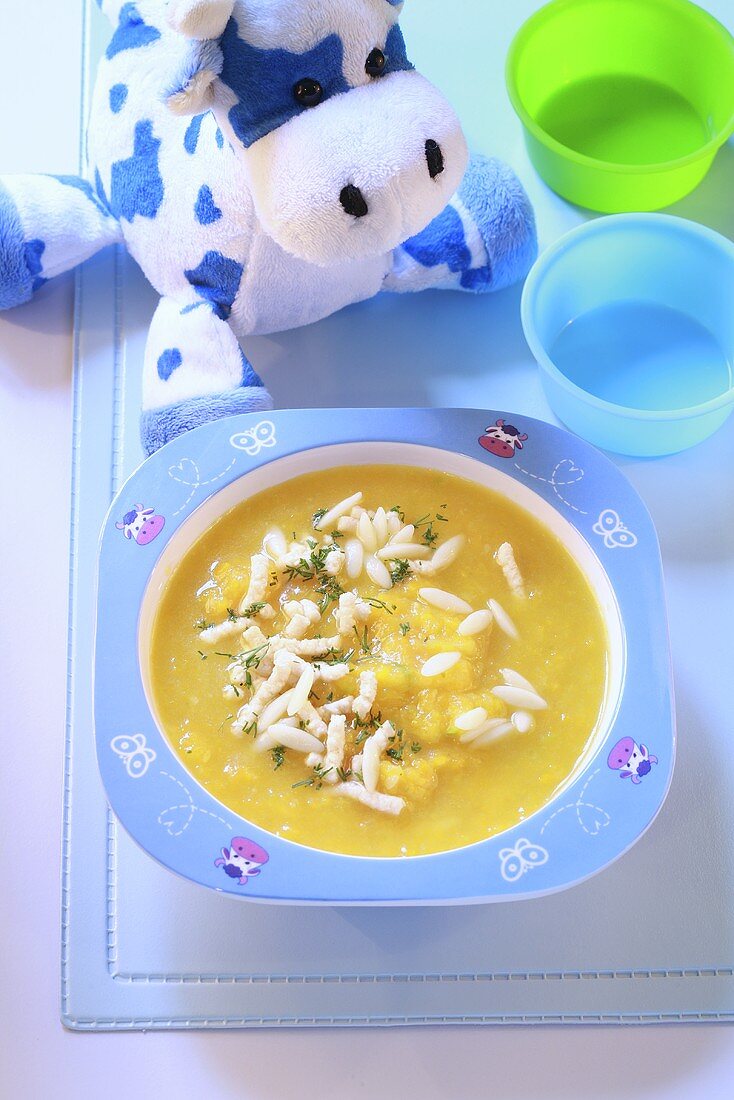 Carrot soup with pasta