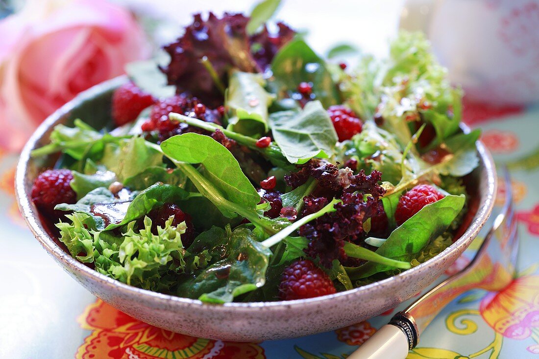 Spinatsalat mit Himbeeren