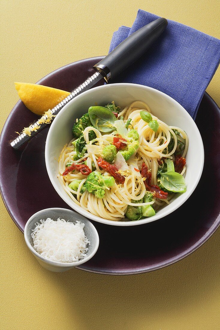 Spicy spaghetti and broccoli