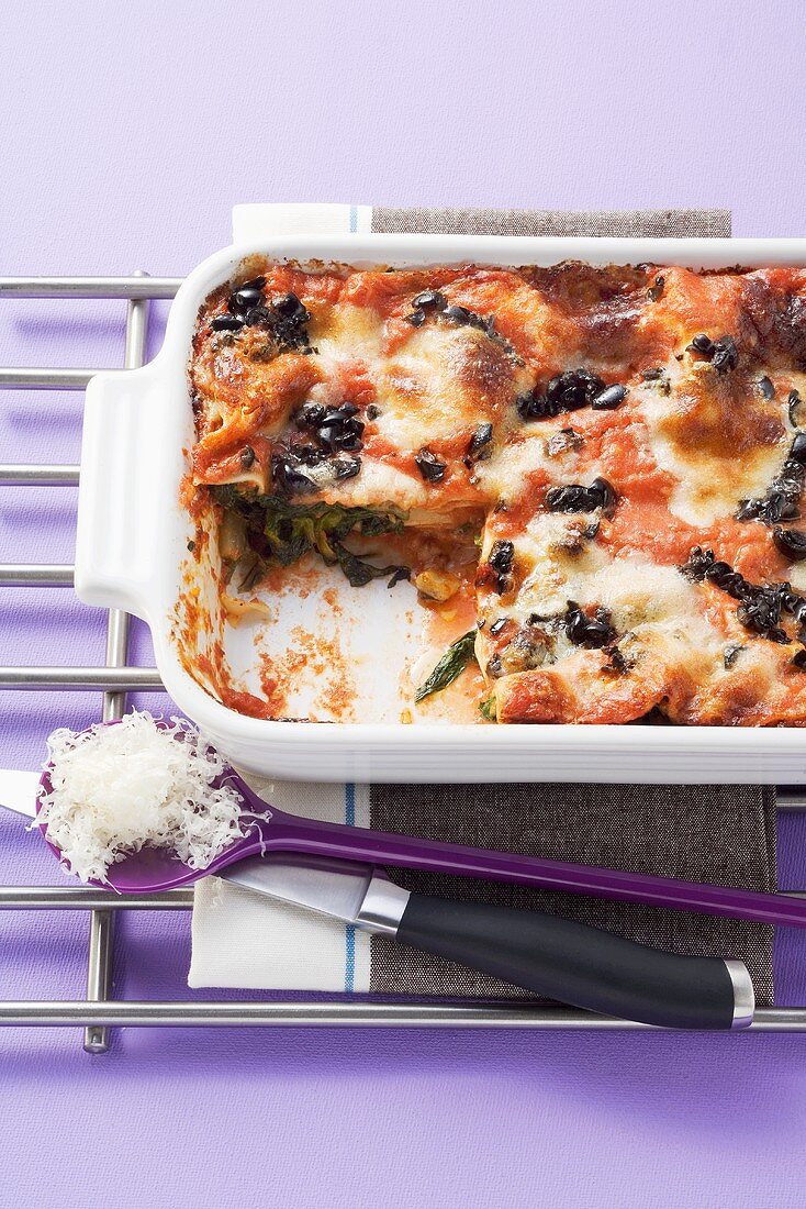 Lasagne with romaine lettuce and olives