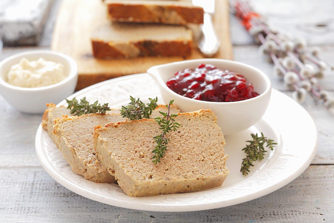 Schweinepastete mit Cranberrysauce zu Ostern