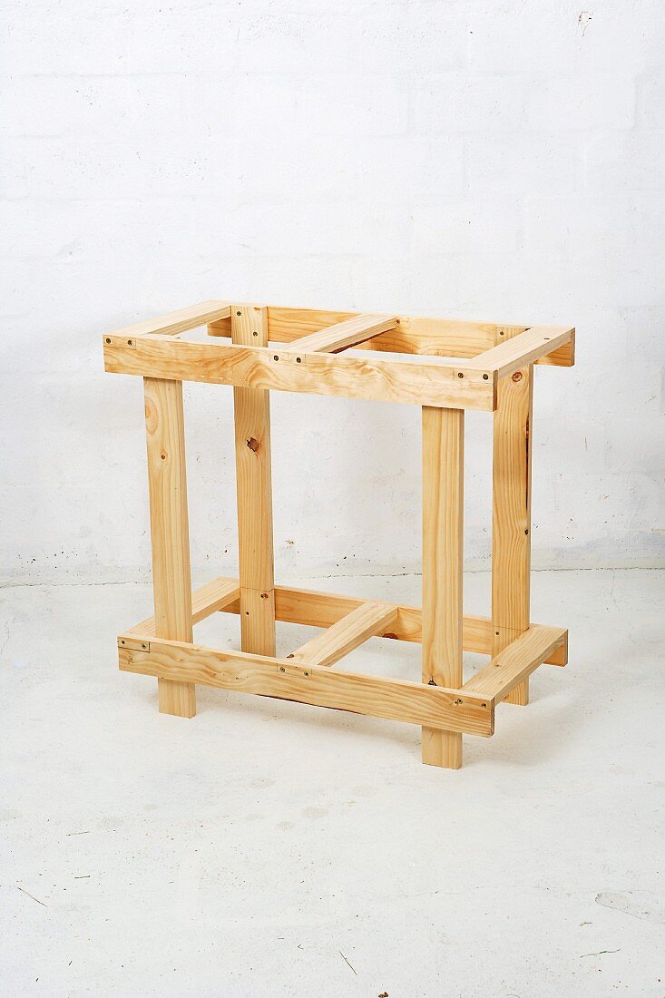 Klappbaren Holztisch selber bauen (Unterteil)