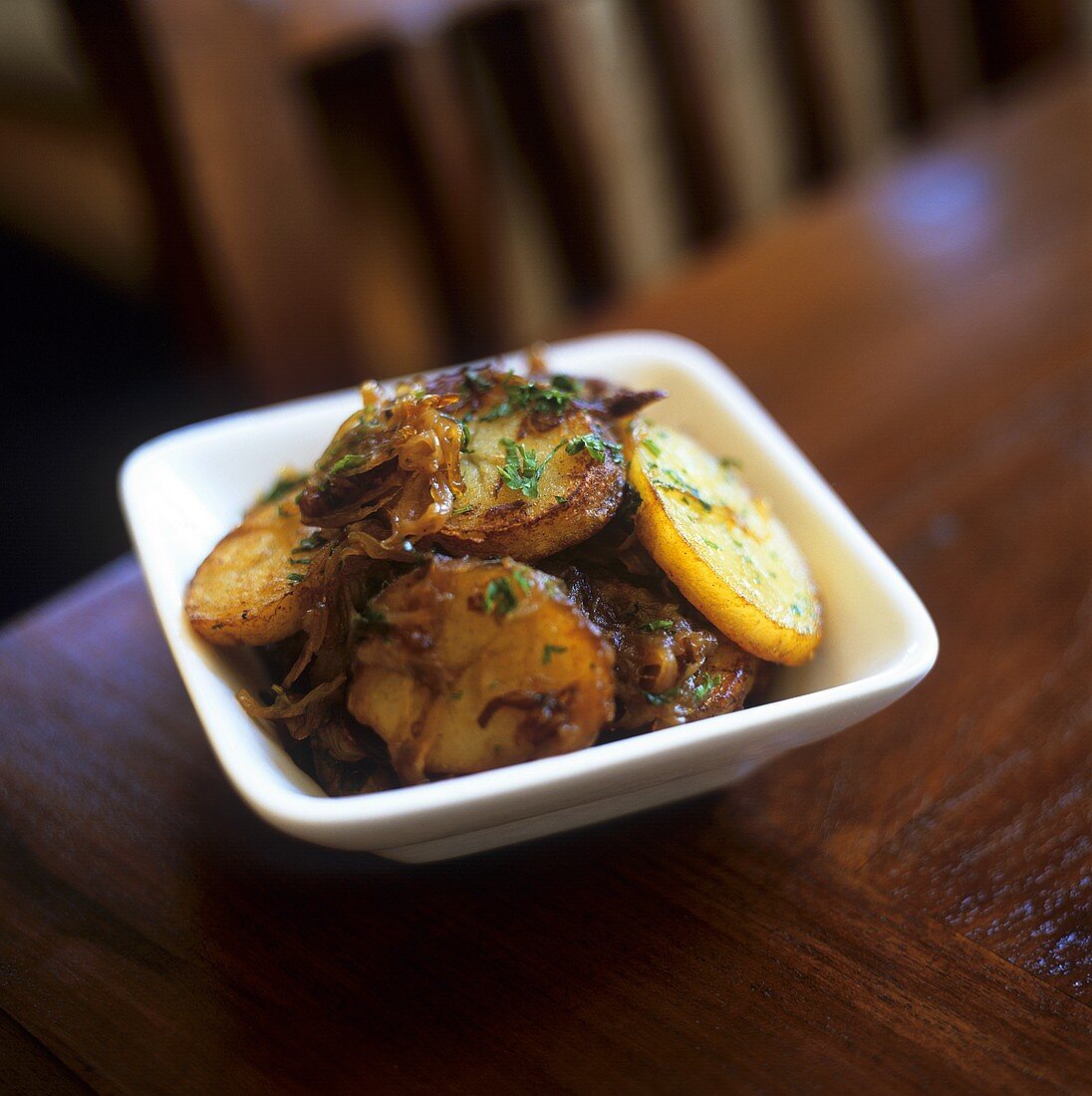 Pommes Lyonnaise (Bratkartoffeln mit Zwiebeln)