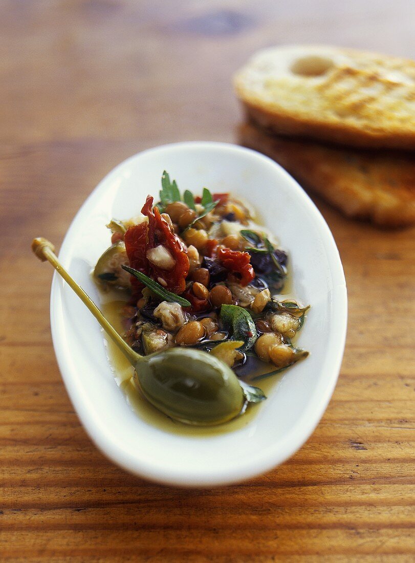 Gemüse in Olivenöl für Crostini