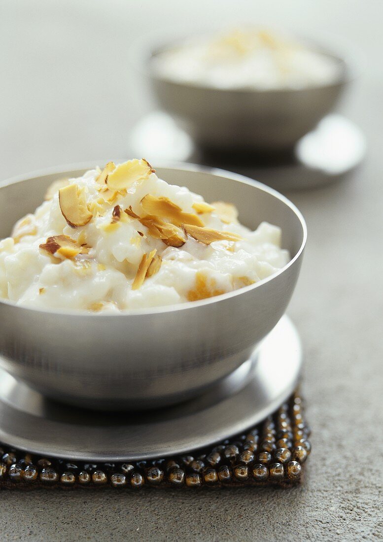 Rice pudding with toasted almonds
