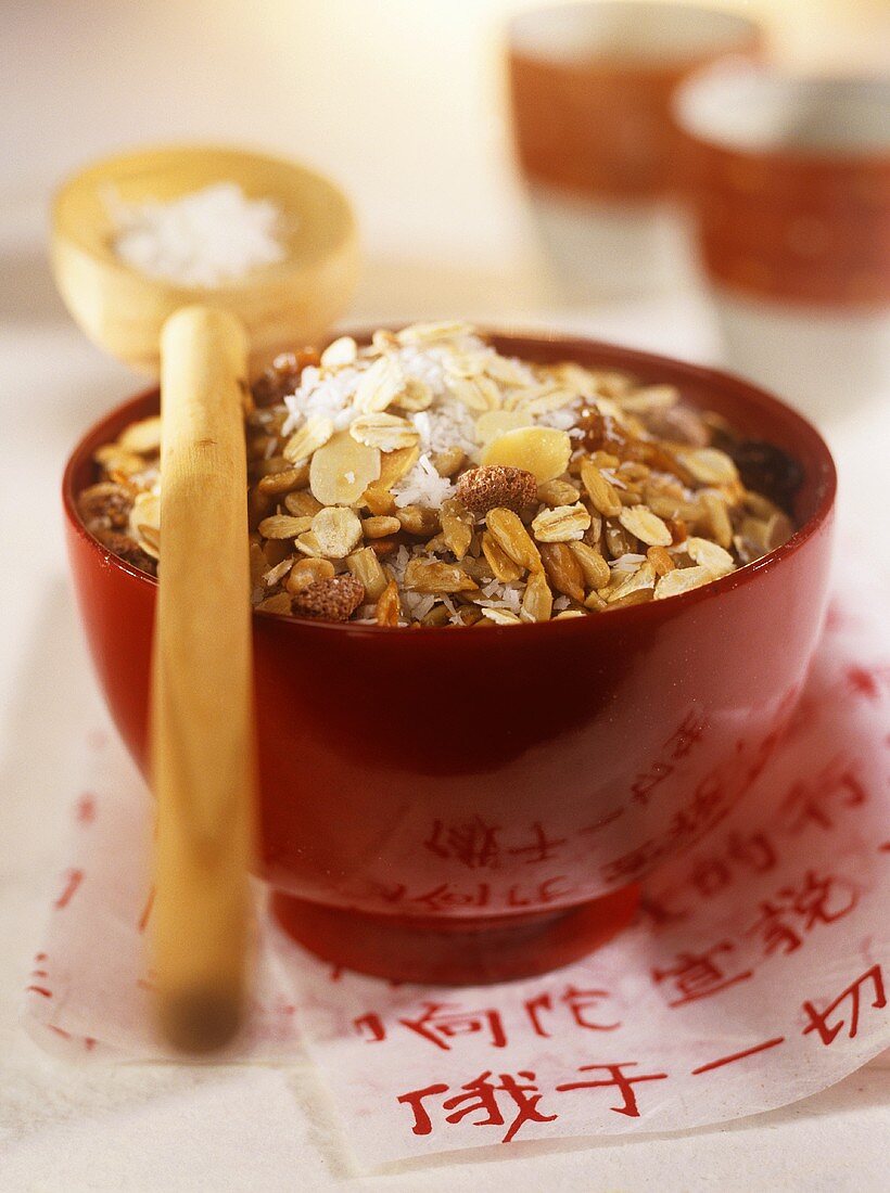 Muesli with coconut