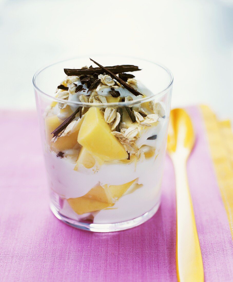 Quark with mango and chocolate muesli