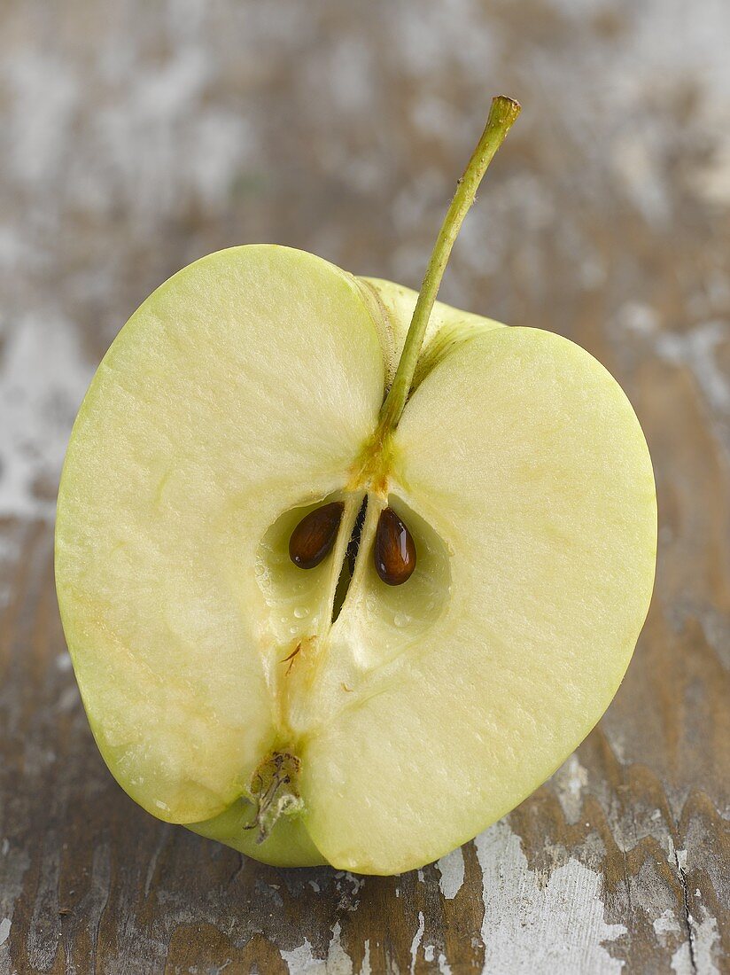 Half an apple (Golden Delicious)
