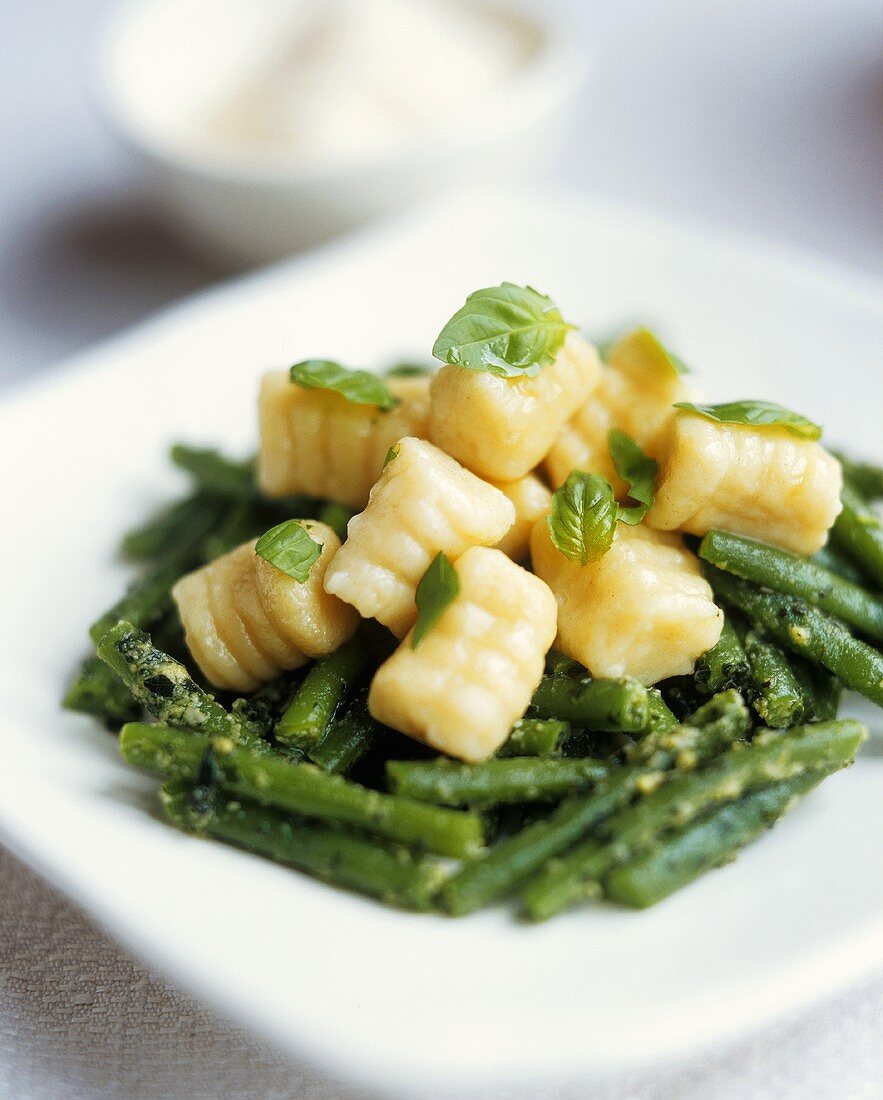 Gnocchi with green beans and pesto