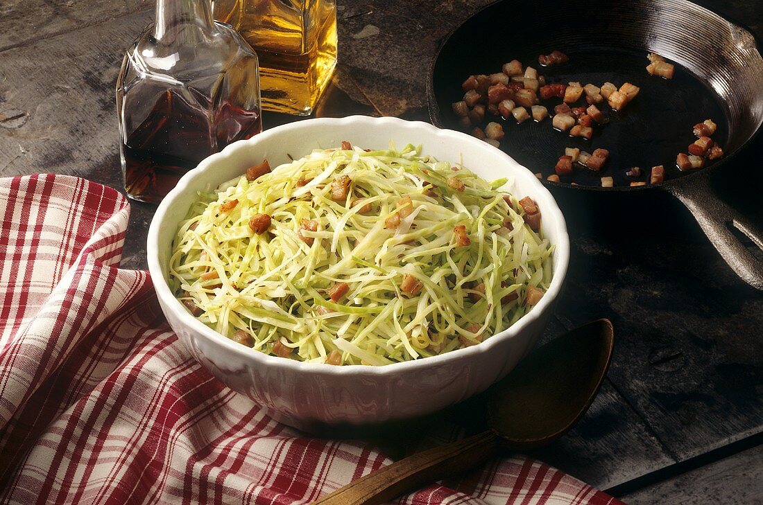 White cabbage salad with diced bacon
