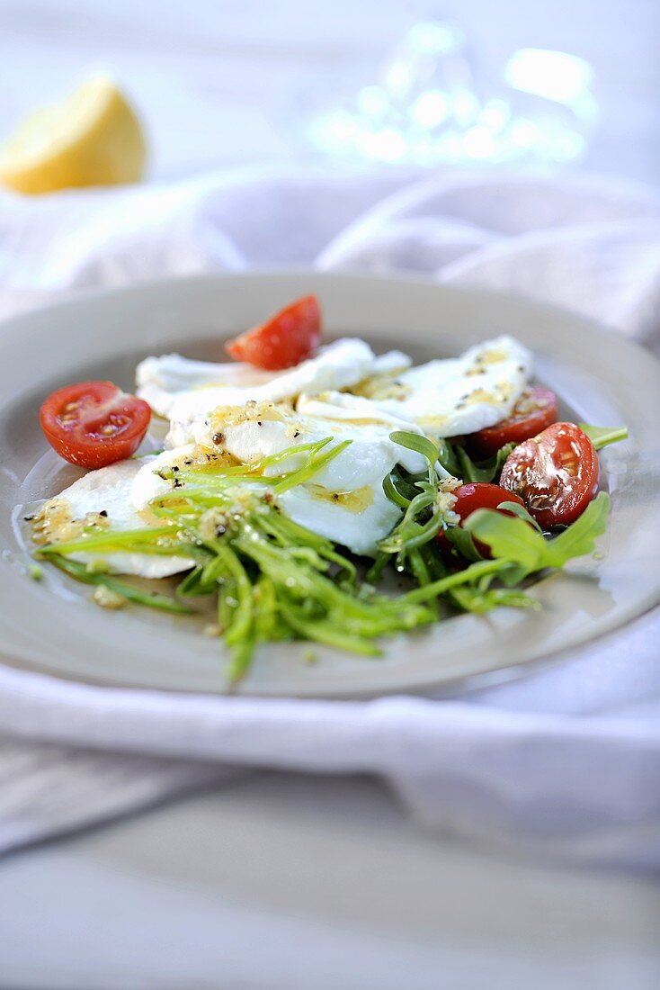 Rocket, mangetout and tomato salad with buffalo mozzarella