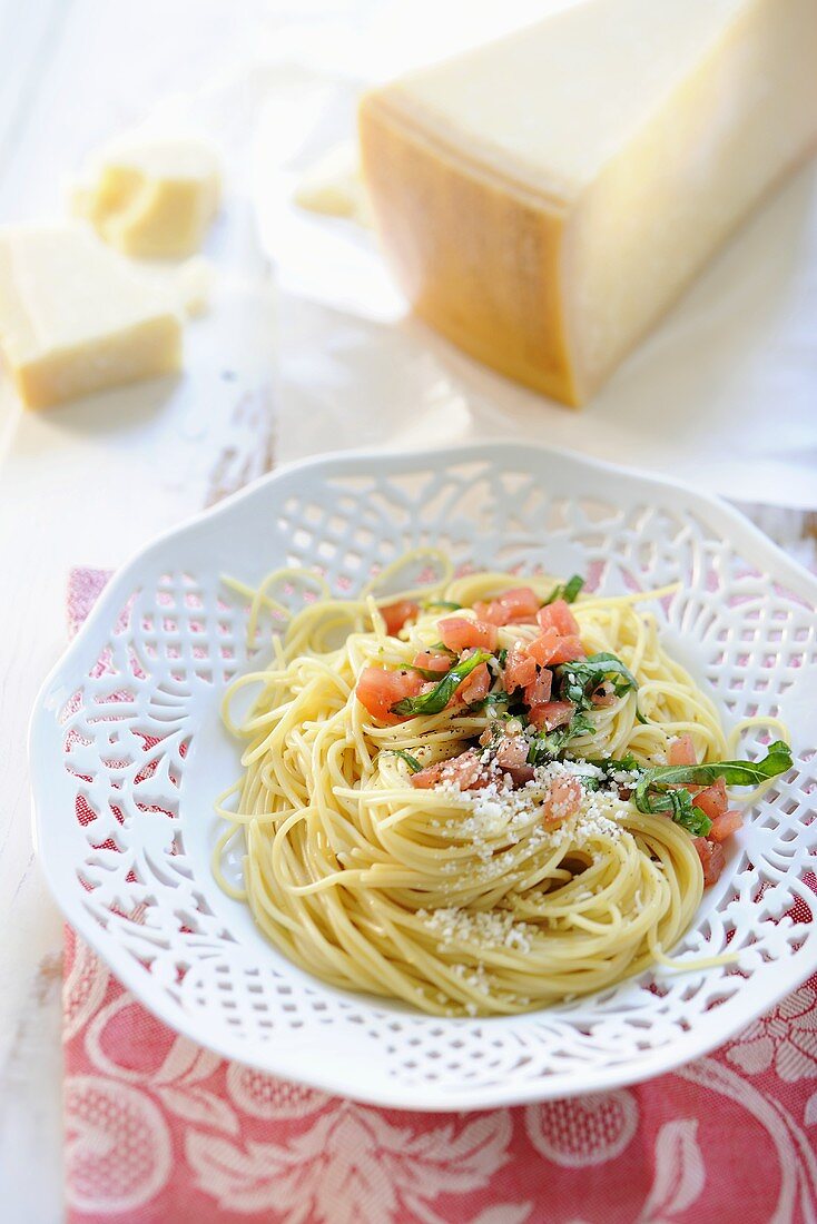 Spaghetti with tomatoes and Parmesan
