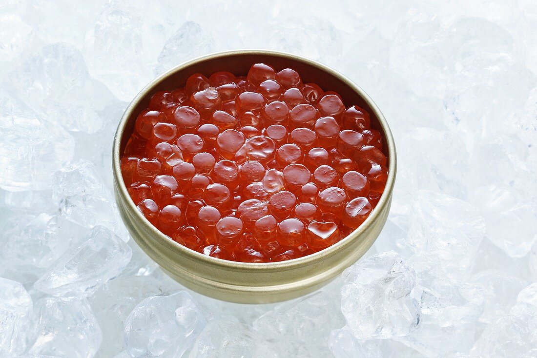 Salmon caviar in tin