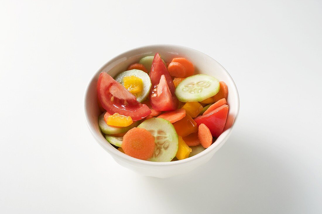 Salad vegetables (tomatoes, cucumber, peppers, carrots)