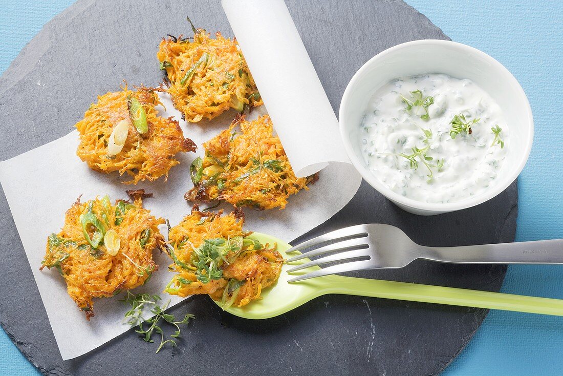 Carrot röstis with herb sour cream