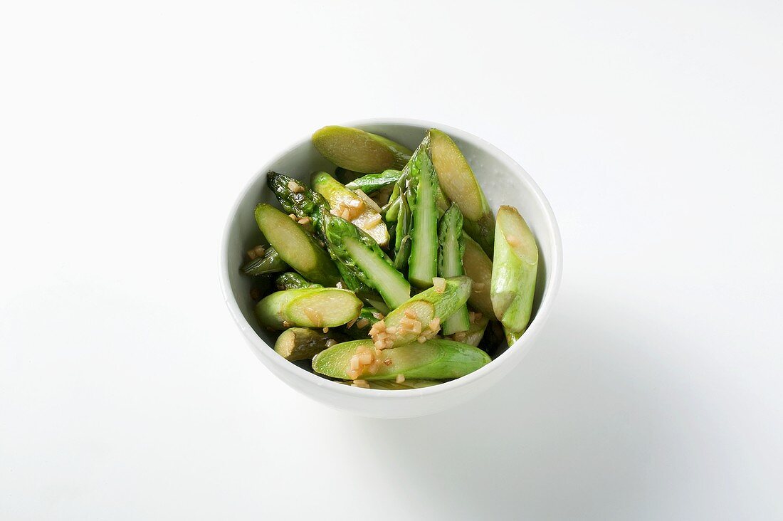 Stir-fried green asparagus