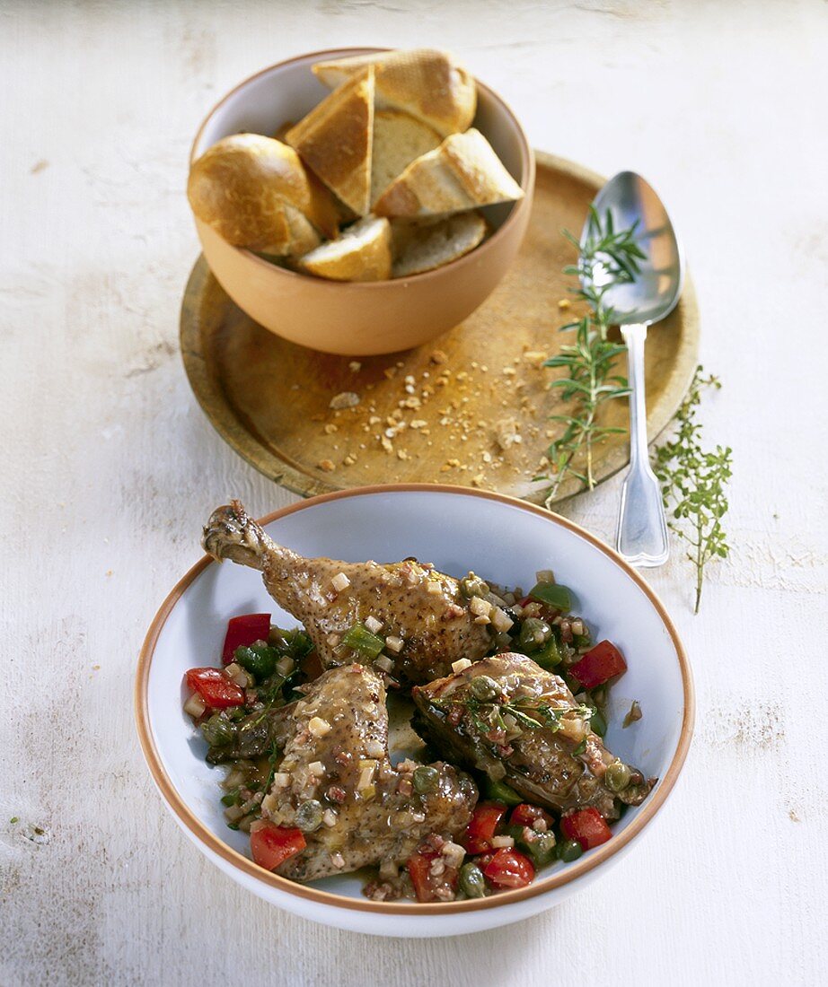 Huhn in Kapern-Paprika-Sauce