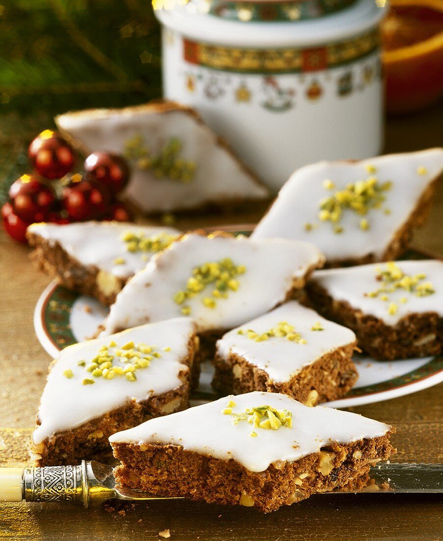 Gewürzrauten mit Zuckerglasur