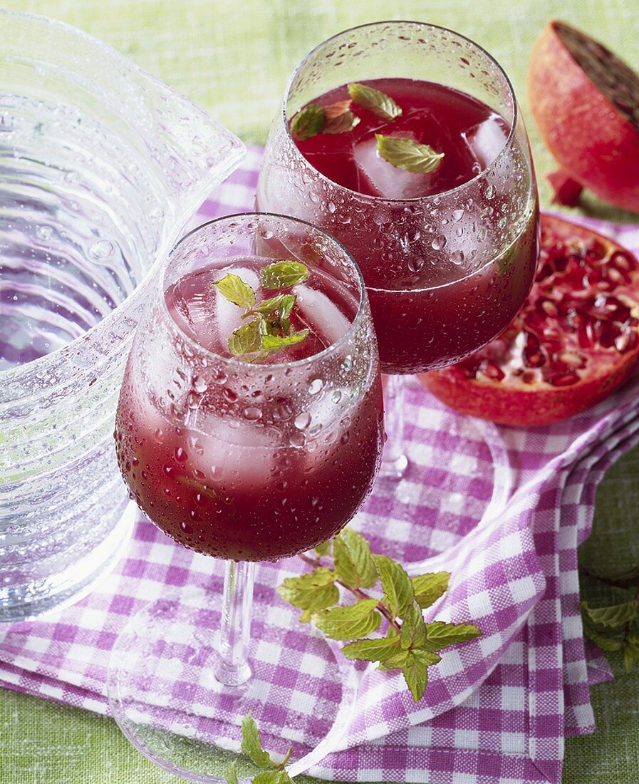 Pomegranate kirsch drink