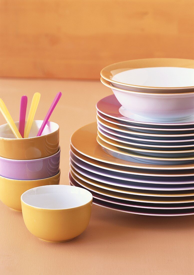 Coloured tableware