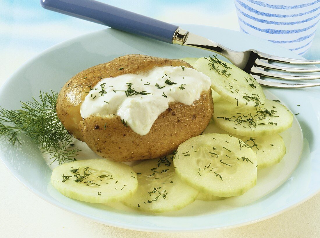 Baked potato with dip