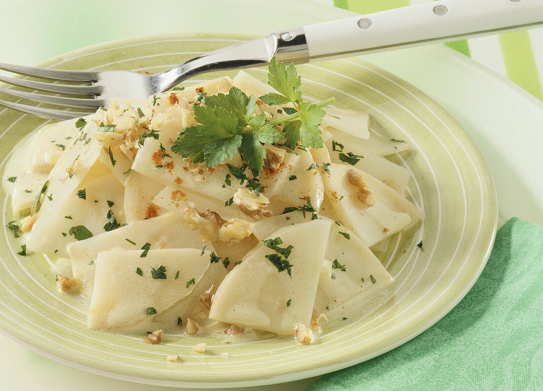 Celery and walnut salad