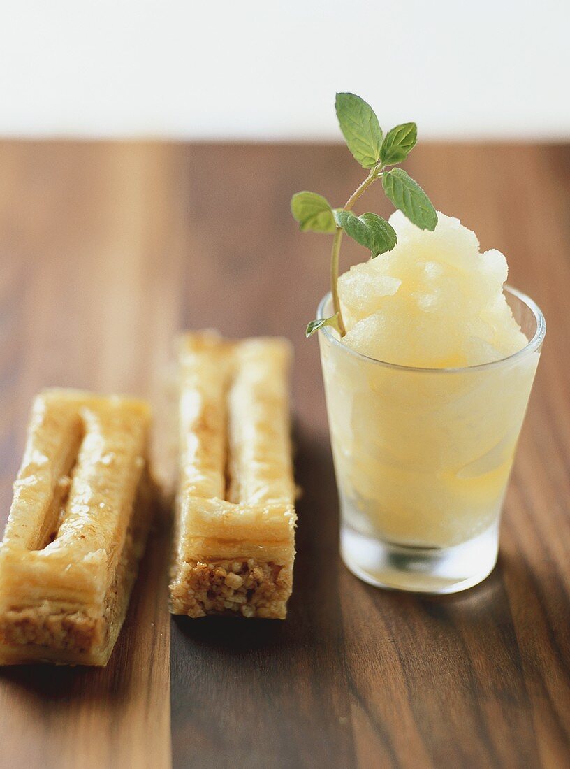 Baklava und Rosensorbet