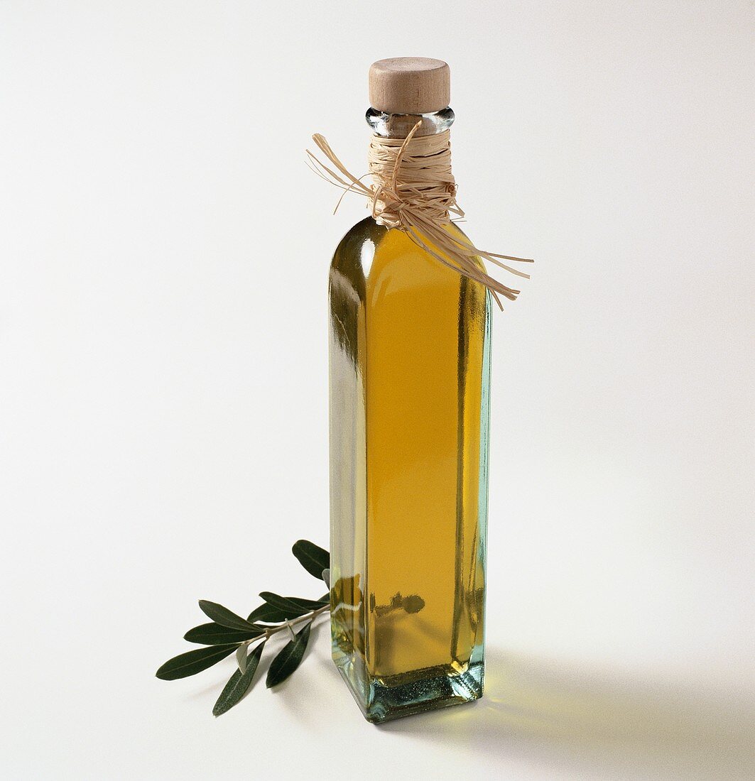 Olivenöl in der Flasche